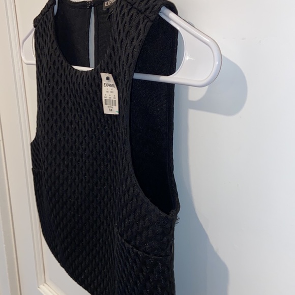 NWT. Express Textured Tank Top. Zip on Side. - Picture 5 of 7